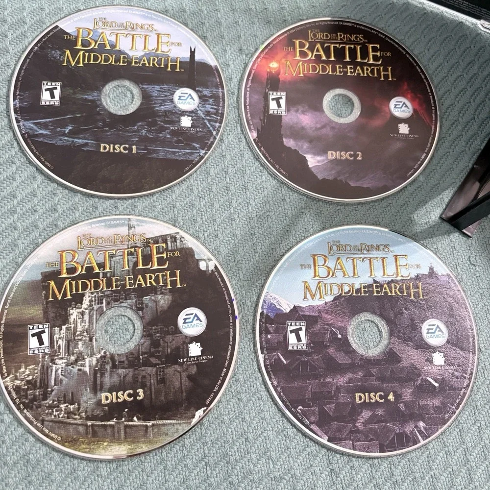 The Lord of the Rings: The Battle for Middle-Earth PC Game - Complete 4 Disc Set